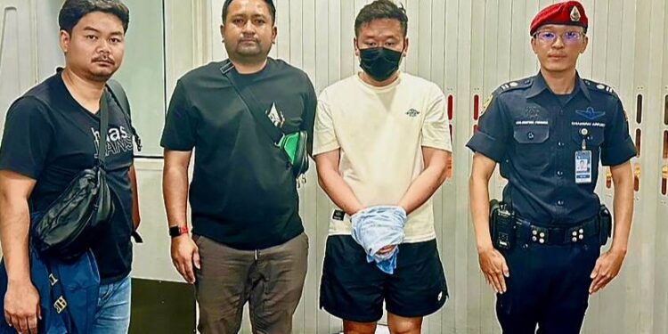 รวบ ชาวจีน แก๊งค์คอลเซ็นเตอร์ พร้อมทีมงาน ร่วมกันฉ้อโกงประชาชน