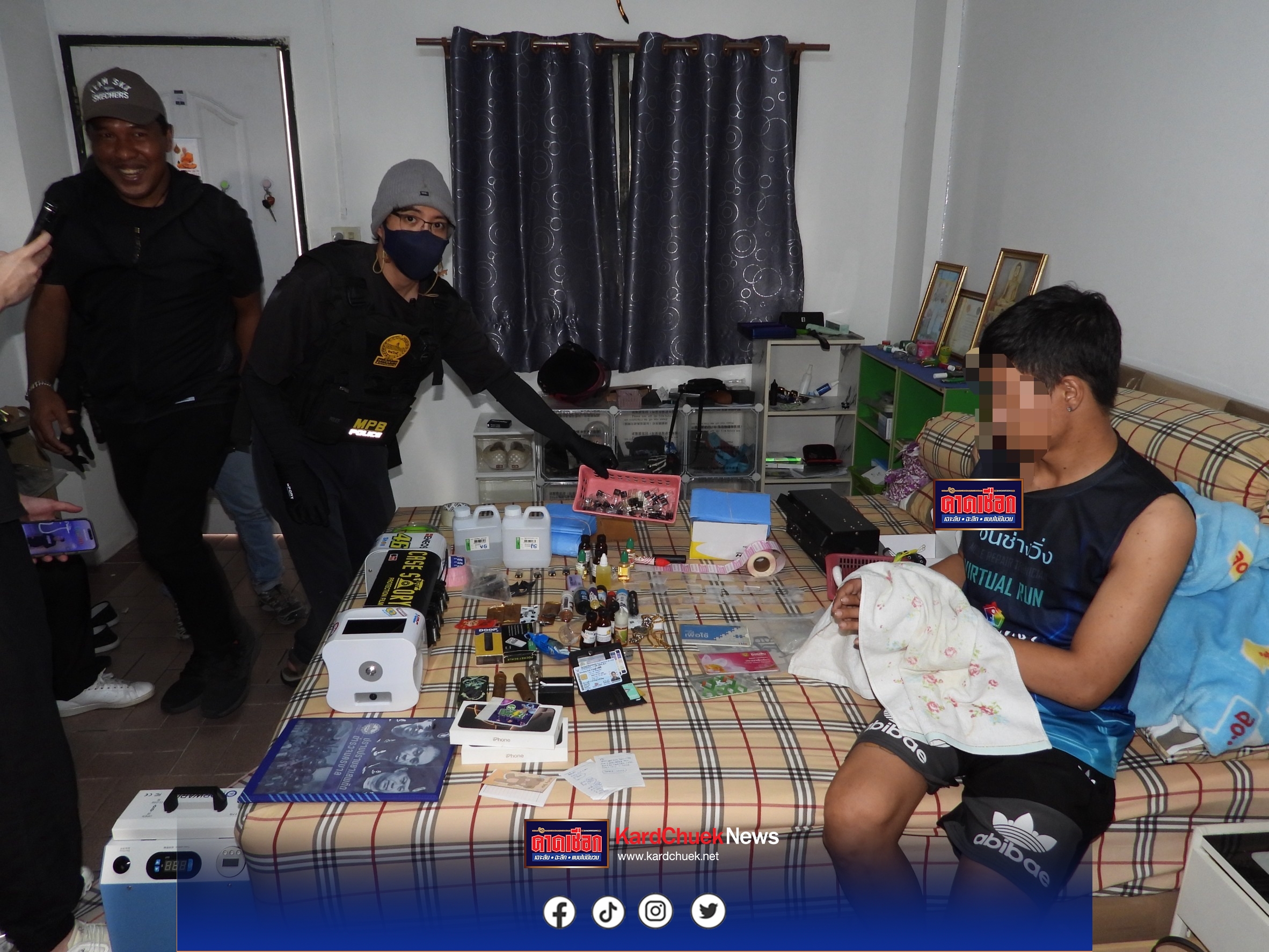 นครบาล ชุดปราบปรามยาเสพติดนครบาลบุกรังอาร์มพ่อมดกับพวกผสมพอร์ตเคและ”กลุ่มหัวจ่ายแก็งค์ยานรกกลุ่มปาร์ตี้สาวเด็กเอนท์-หนุ่มบาร์โฮส” ที่ระบาดในกลุ่มหนุ่มสาวนักเที่ยวตามสถานบันเทิงราตรีย่านดังกลางกรุง