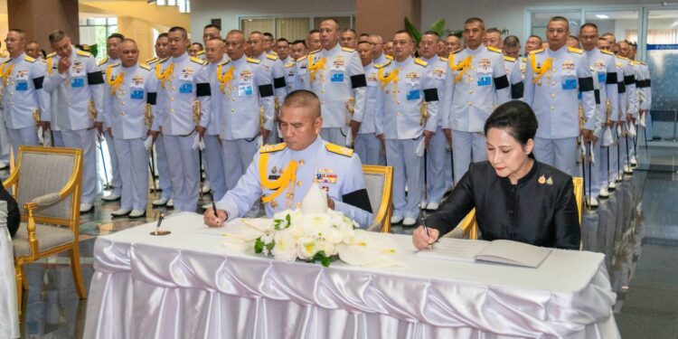 กองทัพเรือ จัดพิธีแสดงความอาลัย ในวาระครบ 7 วัน (สัตตมวาร) ถวายแด่ สมเด็จพระนางเจ้าสิริกิติ์ พระบรมราชินีนาถ พระบรมราชชนนีพันปีหลวง