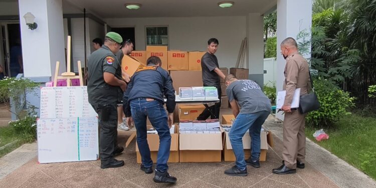 นนทบุรี ผบก.นนทบุรี นำกำลังบุกค้นบ้านหรู ยึดบุหรี่ไฟฟ้าล๊อตใหญ่สุดในเมืองนนท์ มูลค่ากว่า 24 ล้าน พบอาวุธปืน 2 กระบอก อ้างนำเข้าสินค้าจากพ่อค้าชาวจีน