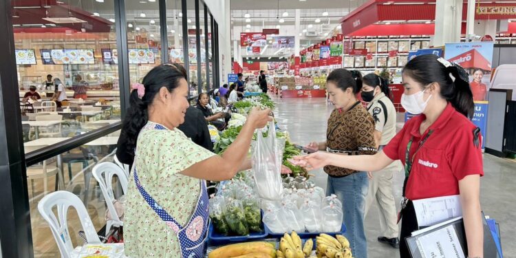 อำนาจเจริญ พัฒนาชุมชนเดินหน้าขับเคลื่อนเศรษฐกิจฐานรากจัดกิจกรรม “ตลาดนัดเกษตรเพื่อชุมชน” ครั้งที่ 3