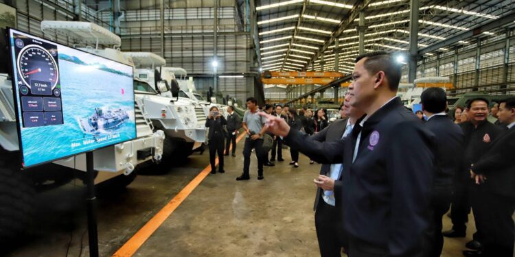 ปทุมธานี ธนกร’ปลุกอุตสาหกรรมป้องกันประเทศ” Made in Thailand” ก้าวสู่เวทีโลกพร้อมเยี่ยมโรงงาน’มาดามรถถัง’