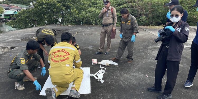 ปทุมธานี ตร.เร่งสืบหาแม่ใจร้ายทิ้งลูกน้อยคลองคนตกปลาผงะเจอศพเด็กลอยอืด