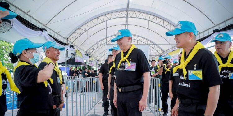 แม่ทัพภาคที่ 1 ติดตามการปฏิบัติหน้าที่ให้กำลังใจ จิตอาสา