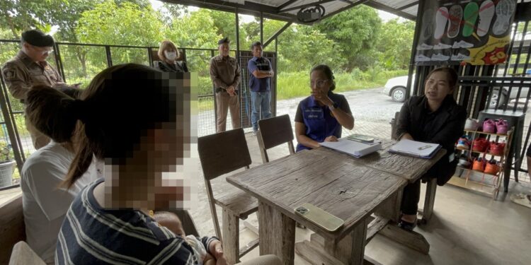 ปทุมธานี 2สามีภรรยาสุดทนสถานบันเทิงดังย่านคลองหกเปิดเพลงเสียงดังเกินคนเถ้าคนแก่ต้องย้ายหนีลูกเล็ก 2 เดือนนอนผวาทุกคืน