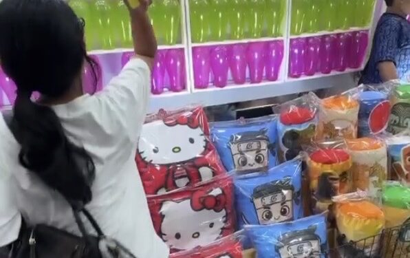 นนทบุรี ปาเป้า ปาโป่ง การพนันมีครบ จบในงาน ชาวบ้าน หลงเล่นเสียเงินเพลินไม่ได้อะไร ตำรวจ-ฝ่ายปกครองพื้นที่นิ่ง เพิกเฉย