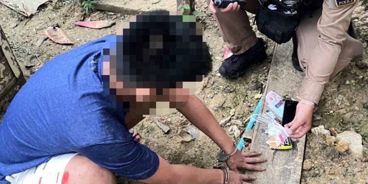 นนทบุรี คลิป 7 เดือนยังไม่เข็ด! โรโบคอปเมืองนนท์รวบหนุ่มรายเดิม เพิ่งออกคุกเช้า เย็นโดนจับอีกพร้อมยาบ้า 20 เม็ด วิ่งหนีตำรวจ 2 รอบ