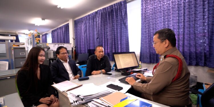 นครปฐม-เหยื่อโผ่แสดงตัว เปิดพฤติกรรม หนุ่มนักร้อง AF7 และเมีย หลอกเงินสูญนับสิบล้าน เกือบคิดสั้น บ้านใกล้ถูกยึด คาดเป้า AF เชิดเงินกันเอง