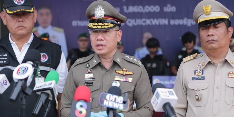 สกลนคร – แถลงจับเครือข่ายขนยาบ้า ยึด 1.86 ล้านเม็ด มูลค่ากว่า 46 ล้านบาท 