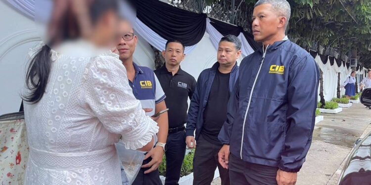 ตำรวจ ปปป.ร่วม ปปท.จับกุมเจ้าหน้าที่บันทึกข้อมูล สำนักงานขนส่ง  ออกแบบคำขอรับใบอนุญาตขับรถยนต์ โดยไม่ดำเนินการตามระเบียบ