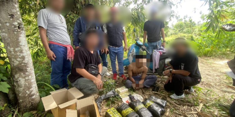 ป.ป.ส. เดินหน้านโยบายรัฐบาล สกัดกั้นยาเสพติดทุกช่องทาง ร่วม ตชด. ตรวจพัสดุพบยาบ้า 60,000 เม็ด ส่งจากปทุมฯ มานครศรีฯ