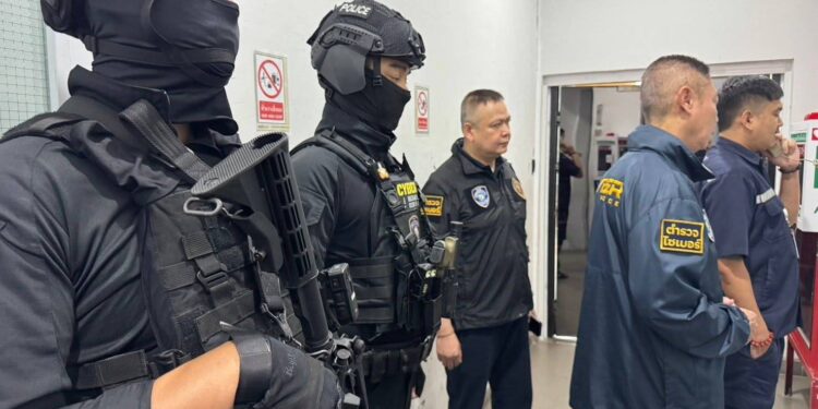 ออกหมายจับ“ ลี ยงพัด”สว.กัมพูชาและสมุน รวม 5 คน ฐาน “สมคบ-ฟอกเงิน” หลังหลักฐานมัดแน่นเอี่ยวสแกมเมอร์ “