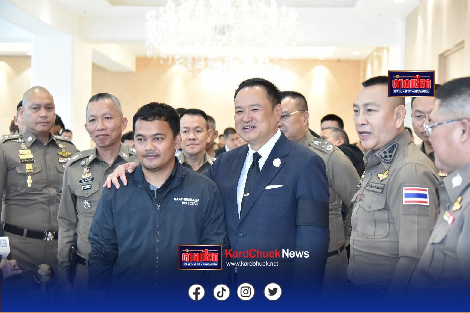 นายกรัฐมนตรี และ ผบ.ตร. ชื่นชมตำรวจฮีโร่ “จ่าเปิ้ล” พุ่งชาร์จจับกุมทันควันโจรชิงทอง 3 ล้านบาท ยกย่องกล้าหาญ มีจิตวิญญาณผู้พิทักษ์สันติราษฎร์