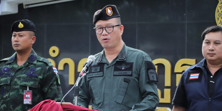 ตำรวจยะลา ปล่อยแถวเจ้าหน้าที่กว่า 130 นาย เปิดปฏิบัติการปิดล้อมตรวจค้นเครือข่ายยาเสพติดทั่วพื้นที่