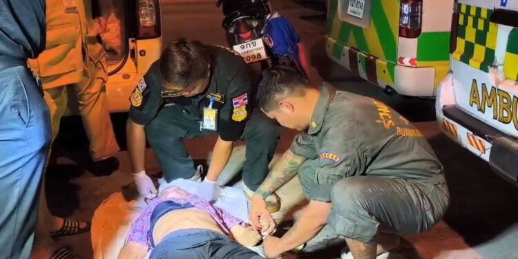 ผงะหลานชาย ชั้นป.6 กลับจาก รร.พบยาย 84 ปี บ้านน้ำท่วมจมน้ำดับขวางประตู