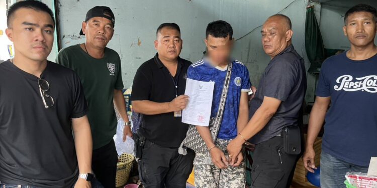 สาวเมียนมาร์น้ำตาซึม ขอบคุณ ตร.ส่งมอบเงินคืน หลังถูกหนุ่มชาวลาวกระชากสร้อยคอหนัก 1 บาท กลางตลาดนัดย่านเอกชัย ถูกรวบทันควัน สารภาพหาเงินผ่อนมือถือ-ซื้อนมให้ลูก