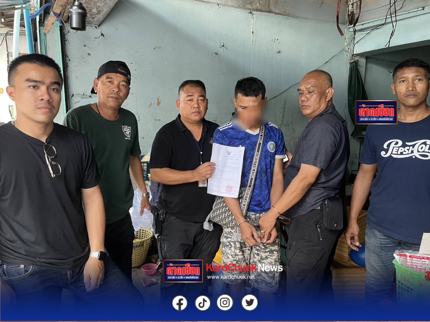 สาวเมียนมาร์น้ำตาซึม ขอบคุณ ตร.ส่งมอบเงินคืน หลังถูกหนุ่มชาวลาวกระชากสร้อยคอหนัก 1 บาท กลางตลาดนัดย่านเอกชัย ถูกรวบทันควัน สารภาพหาเงินผ่อนมือถือ-ซื้อนมให้ลูก