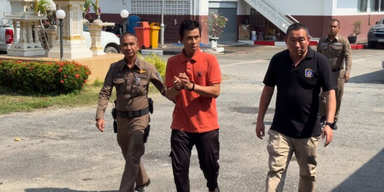 นนทบุรี รวบแล้ว! พนักงานเก็บขยะ อบต.ไทรน้อย ลูกผู้ใหญ่บ้าน ขับรถขยะตระเวนลักมิเตอร์น้ำ สารภาพหาเงินเลี้ยงลูก พ่อผู้ใหญ่บ้านต้องลาออก