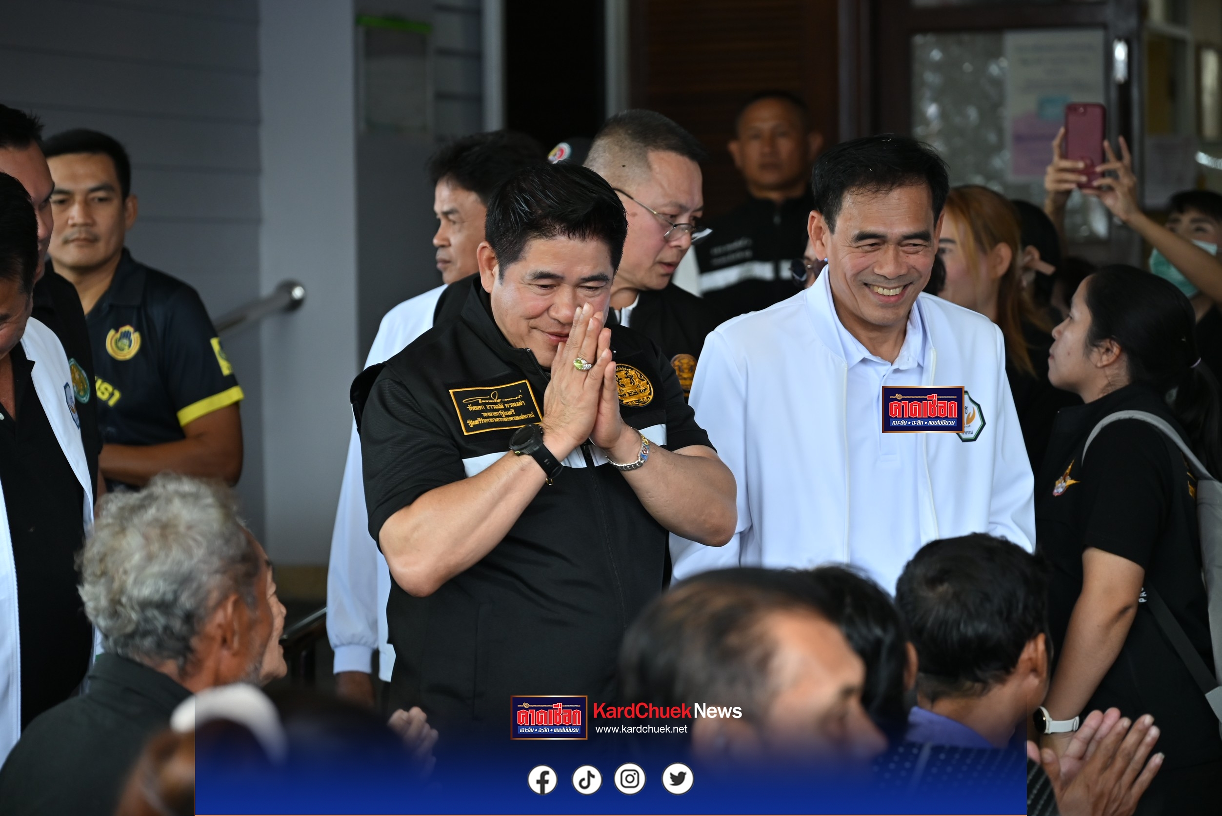 นครปฐม-รองนายกฯ และรมว.เกษตรฯพร้อมคณะลงพื้นทีตรวจติดตามจุดก่อสร้างโครงการประตูระบายน้ำแม่น้ำท่าจีน ที่นครปฐม