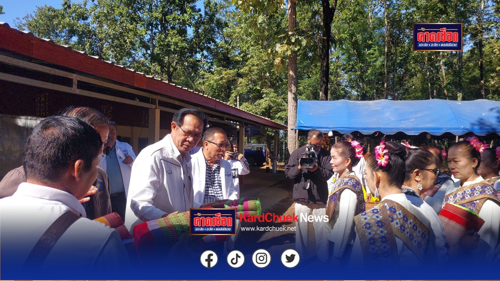 สกลนคร คนไทยไม่ทอดทิ้ง พระพุทธศาสนาแห่ทอดผ้าป่าแน่นวัด