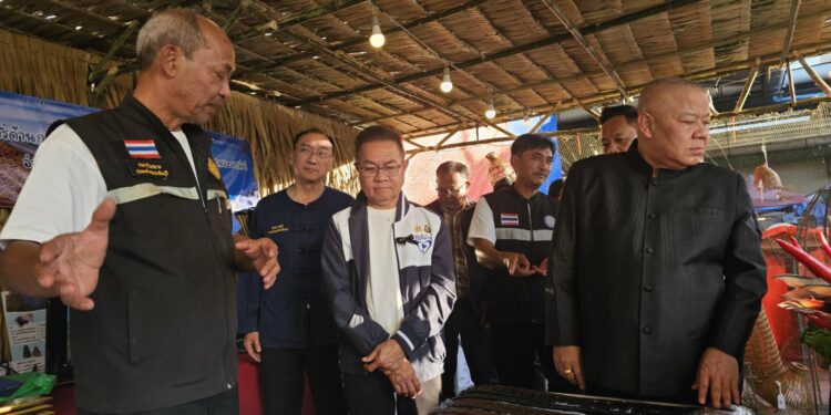 ปราจีนบุรี-ค่ำคืนหยุดเสาร์-อาทิตย์คึกคักท่ามกลางลมหนาวๆเทศกาลกินกุ้ง กินปลา @ปราจีนบุรียิ่งใหญ่