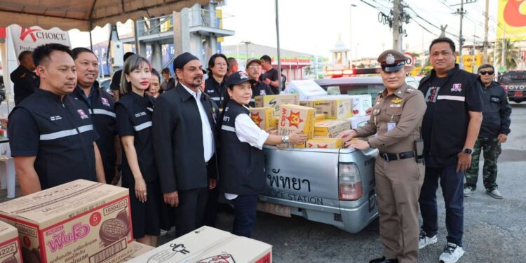 “จากพัทยาถึงภาคใต้” ส่งต่อพลังใจช่วยผู้ประสบภัยน้ำท่วม กต.ตร.สภ.พัทยา ผนึกกำลัง ทุกภาคส่วน เปิดจุดรับบริจาคสิ่งของ หน้า GO WHOLESALE พัทยาใต้