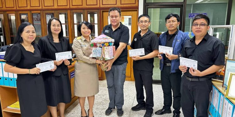 สกลนคร กู้ภัยคำหอมจัดทอดผ้าป่าจัดซื้อรถพยาบาลเสริมทัพให้กู้ภัย