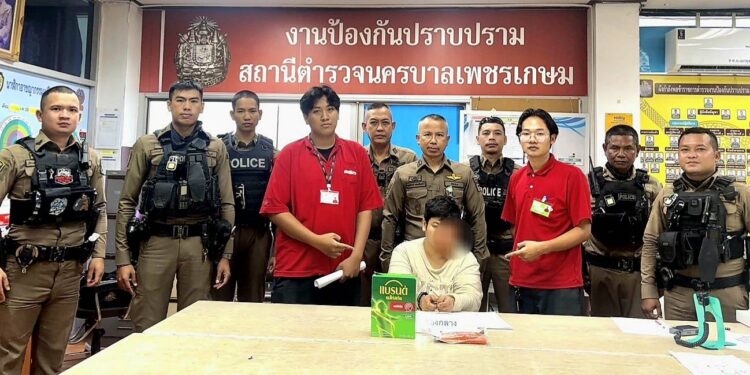 ตร.เพชรเกษมรวบสาวหล่อจอมลัก ฉกซุปไก่ในห้างแม็คโครอ้างยายอยากกิน พบประวัติโชกโชน