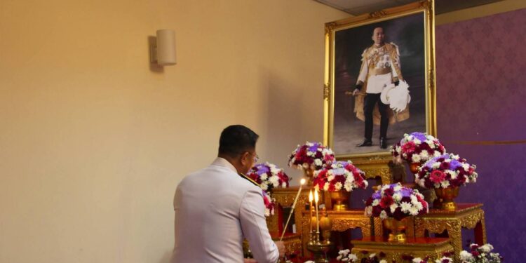 ชลบุรีจัดพิธีถวายพระราชกุศลครบ 100 ปีวันคล้ายวันสวรรคตรัชกาลที่ 6 อย่างสมพระเกียรติ