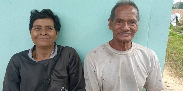 ปราจีนบุรี–2ผู้เฒ่า ตา-ยายวิ่งป่าราบหนีตายช้างป่าทับลานตาตกใจหลังเจอช้างป่าไอ้งาเดียวหนีพรวดปีนไปติดอยู่บนกอไผ่ ล่าสุดผลักดันช้างกลับคืนผืนป่าแล้ว