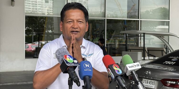 ศูนย์ประสานช่วยเหลือคนไทยในต่างแดน (IMF) พาเหยื่อถูกหลอกไปทำงานแก๊งสแกมเมอร์ หอบข้อมูลเข้าพบ บิ๊กก้อง จี้เอาผิดคนไทยร่วมขบวนการซ้อมทารุณเพื่อนร่วมชาติด้วยกันเอง เผยน้องโตโต้ เหยื่อเสียชีวิตในกัมพูชารายล่าสุด ถูกซ้อมทรมานเหี้ยมโหด กระบอกไฟฟ้ายัดปากช็อตตายอนาถ