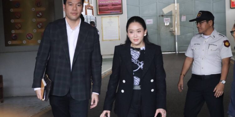 “ทักษิณ” เครียด!! “อิ๊ง-สามี” เข้าเยี่ยม ยันไม่กังวล “ราชทัณฑ์” ปรับระเบียบฯผู้ต้องขัง