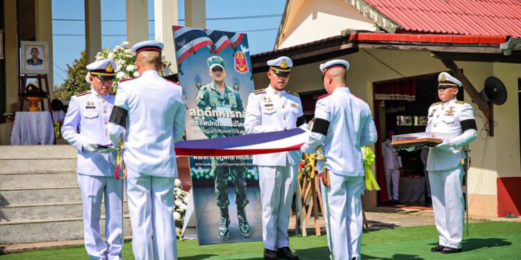 ทบ. จัดพิธีพระราชทานเพลิงศพทหารหาญอย่างสมเกียรติ สดุดีทหารกล้า สละชีพปกป้องอธิปไตยของชาติไทย
