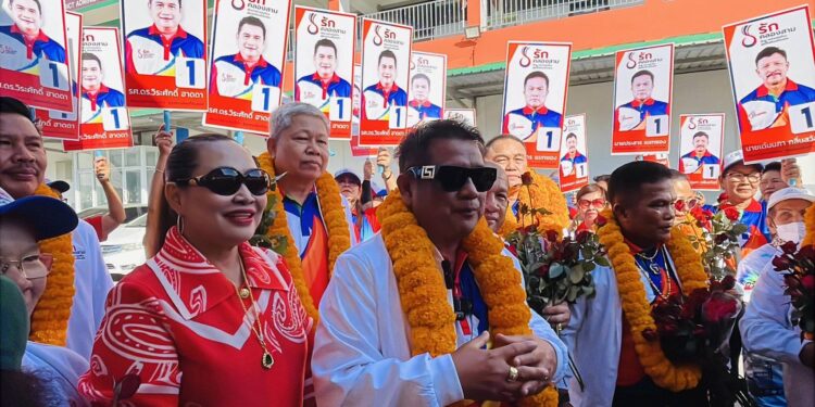 ปทุมธานี คึกคัก อดีตนายก 5 สมัยลงสมัครเป็นคนแรกได้เบอร์ 1