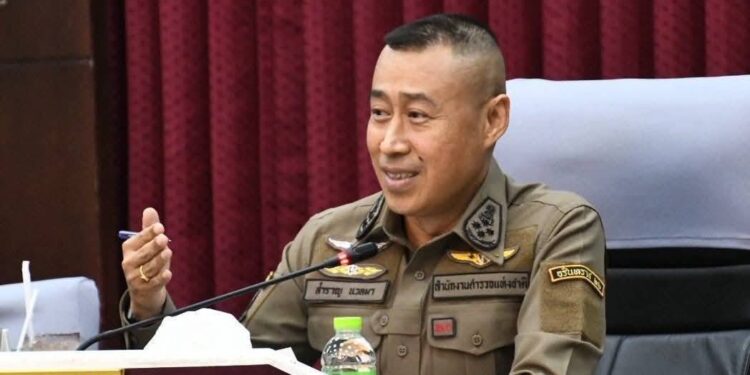 ศจร.ตร. ชื่นชมตำรวจจราจรเมืองกาฬสินธุ์ ตั้งด่านสกัดยานรก ยึดกว่า 1.6 ล้านเม็ด ตอกย้ำบทบาท “ด่านตรวจ = ด่านปกป้องสังคม”