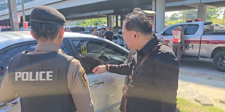 นนทบุรี คลิป อุกอาจ นายกสมาคมนักกฎหมาย วัย 65 ปี ชักปืนยิงหนุ่มบิ๊กไบค์เจ็บกลางแยกไฟแดง เหตุขับรถปาดหน้า