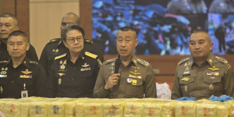 บช.ปส. เปิดปฏิบัติการ “เด็ดปีกมาเฟียข้ามชาติ” ทลาย 4 เครือข่ายใหญ่ รวบแก๊งไนจีเรีย Romance Scam ขนโคเคน, สกัดยาออกฤทธิ์ฯ ส่งออกสหรัฐฯ-เครือข่ายหมอแอร์ และทลายแหล่งผลิต “พอต K” ทุนจีนสีเทา รวมยึดทรัพย์กว่า 1,000 ล้านบาท