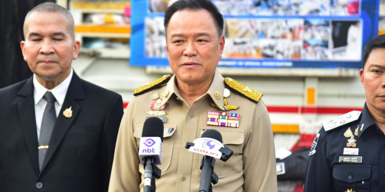 อนุทิน” ขึงขัง!! ขู่เชือด นักการเมือง-ขรก.ชั่ว ยอมรับเป็นคนเพื่อนน้อย ไม่ต้องตอบแทนบุญคุณใคร?