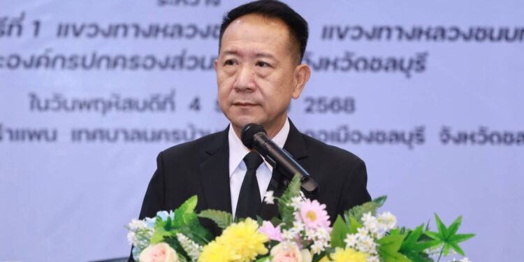 ชลบุรีจับมือครั้งใหญ่!”ผู้ว่าฯนริศ” นำทัพ 35 องค์กร ลงนาม MOU ขับเคลื่อนเมืองสะอาด-เป็นระเบียบ บูมท่องเที่ยว-เพิ่มรายได้นายนริศ นิรามัยวงศ์ ผู้ว่าราชการจังหวัดชลบุรี ได้เป็นประธานในพิธีลงนามบันทึกความเข้าใจ (MOU) ครั้งสำคัญ