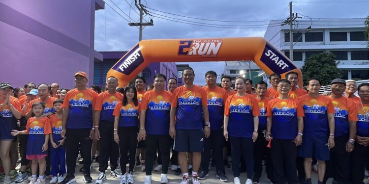 ปทุมธานี ชาวท่าโขลงนับหมื่นคนร่วม เดิน วิ่ง ”วันพ่อแห่งชาติ“ สร้างเสริมสุขเพื่อสุขภาพ