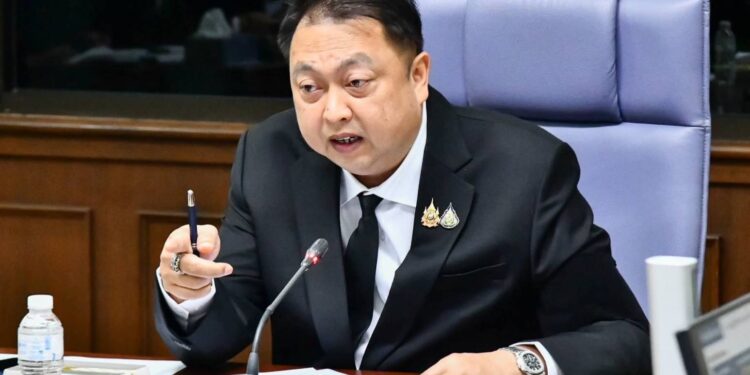 ผู้ว่าราชการจังหวัดชลบุรี หัวหน้ากลุ่มจังหวัดภาคตะวันออก 1 เข้าร่วมประชุมคณะอนุกรรมการประจำภาคตะวันออก (ภายใต้คณะกรรมการนโยบายการบริหารงานเชิงพื้นที่แบบบูรณาการ (ก.น.บ.)) พิจารณาเห็นชอบแผนงานโครงการประจำปีงบประมาณ พ.ศ.2570 ของจังหวัดและกลุ่มจังหวัดภาคตะวันออก