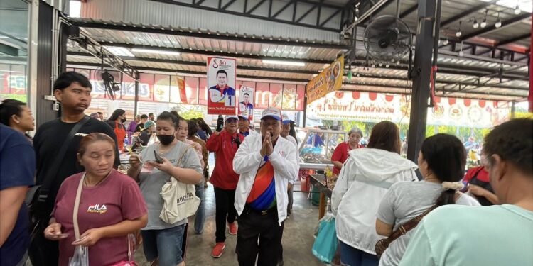 ปทุมธานี ใกล้โค้งสุดท้าย รศ.วิระศักดิ์ ฮาดดา ผู้สมัครนายก อบต.คลองสาม หมายเลข 1 ทีมคนรักคลองสาม ลงพื้นที่พบปะประชาชนอย่างต่อเนื่อง