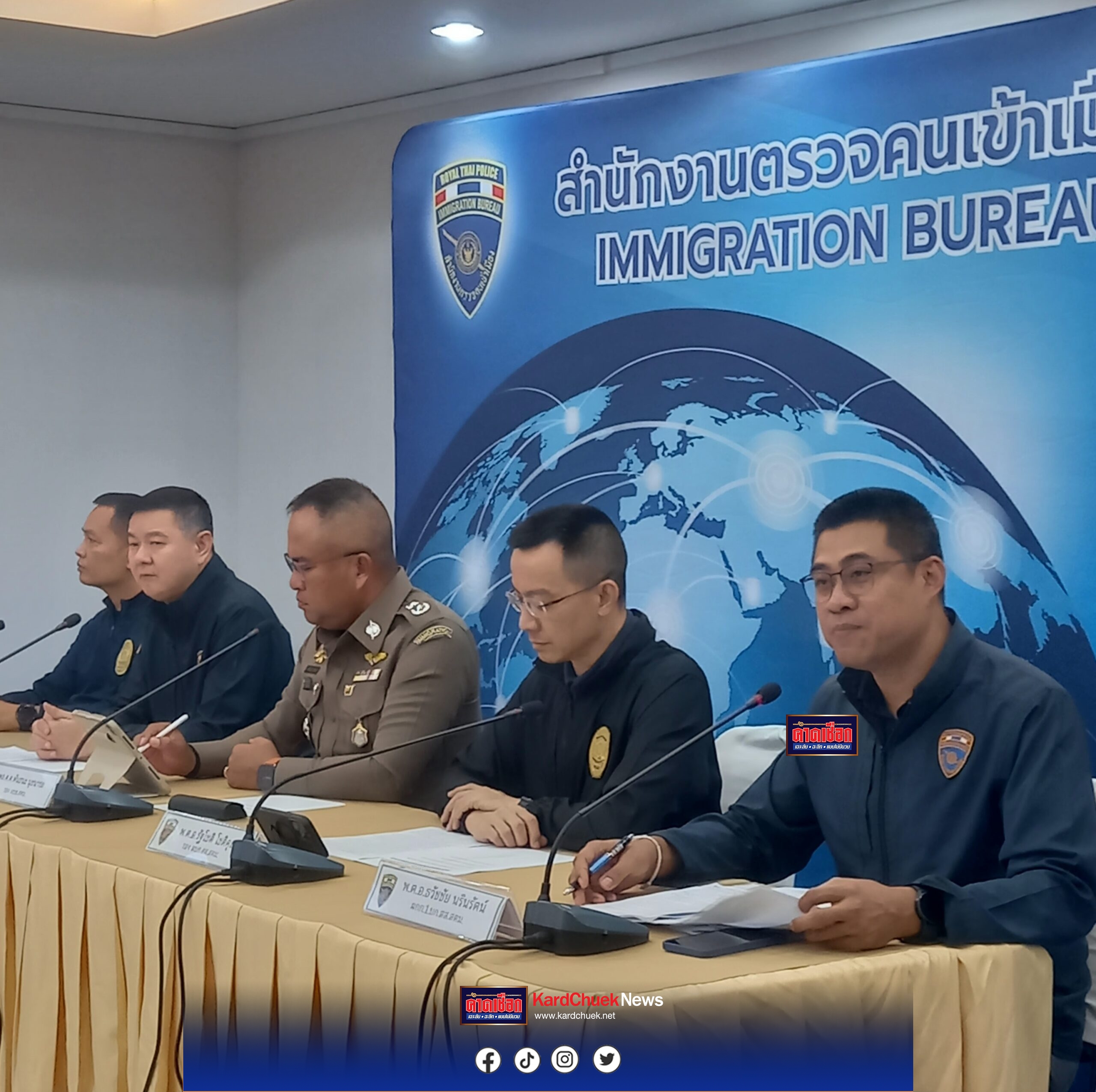 บช.สตม.แถลงจับกุมจีนเทาหลอกสถาบันการเงิน สูญกว่า 2,800 ล้านบาท หนีกบดานไทย พร้อมรวบ 3 มังกร แก๊งค้ามนุษย์ตุ๋นเพื่อนร่วมชาติไปเป็นคอลเซ็นเตอร์ และคดียาเสพติดอีก 2 ราย