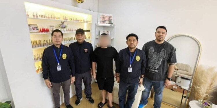 สตม.รวบจีนเทาหลอกสถาบันการเงิน สูญเงิน 2,800 ล้านบาท หนีกบดานไทย