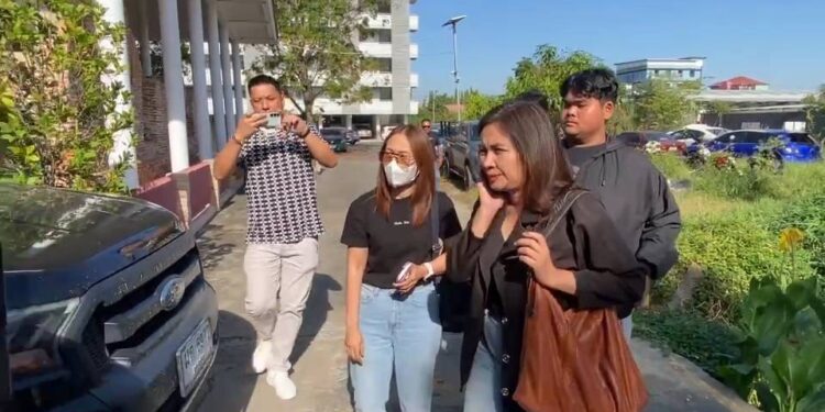 นนทบุรี 3 คนสนิท “นัทปง” เดินทางเข้าสอบปากคำ ยังไม่พร้อมให้สัมภาษณ์สื่อ ขอให้ข้อมูลตำรวจก่อน