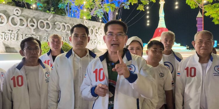 นนทบุรี เต้ มงคลกิตติ์ ไหว้พระงานสมโภช150ปีเกาะเกร็ดขอพรให้เป็นนายกสาปแช่งพรรคซื้อเสียง