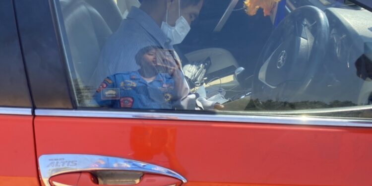 นครปฐม-สลดโชเฟอร์แท็กซี่วูบชนกองดินดับ คาดโรคประจำตัวกำเริบ 