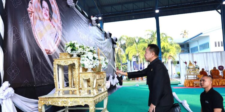 ชลบุรีรวมพลังแห่งความภักดีจัดกิจกรรมบำเพ็ญกุศลครบ 100 วัน สตมวารน้อมรำลึกพระมหากรุณาธิคุณ “แม่ของแผ่นดิน”