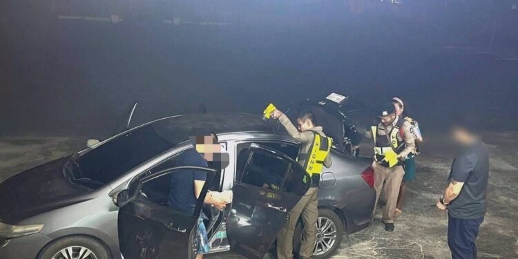 ตร.ทล.นครศรีฯ รวบ “บอส ท่าทอง” ขูดป้ายทะเบียน พกปืน มีหมายจับคดีฟอกเงิน-ยาบ้า 4 หมื่นเม็ด