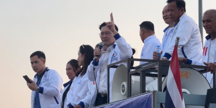 นนทบุรี “เต้ มงคลกิตติ์” ลุยช่วยผู้สมัคร สส. นนทบุรี หาเสียงโค้งสุดท้าย มั่นใจนโยบายมัดใจวัยรุ่น Gen Z